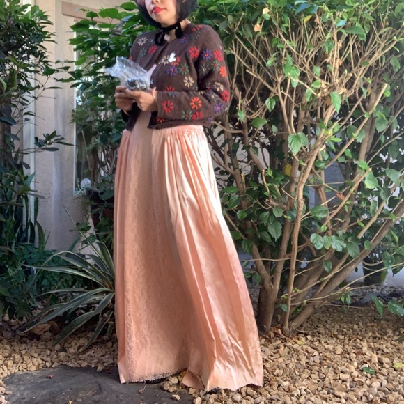 1940’s Vintage wedding Gown - Picture 2 of 4